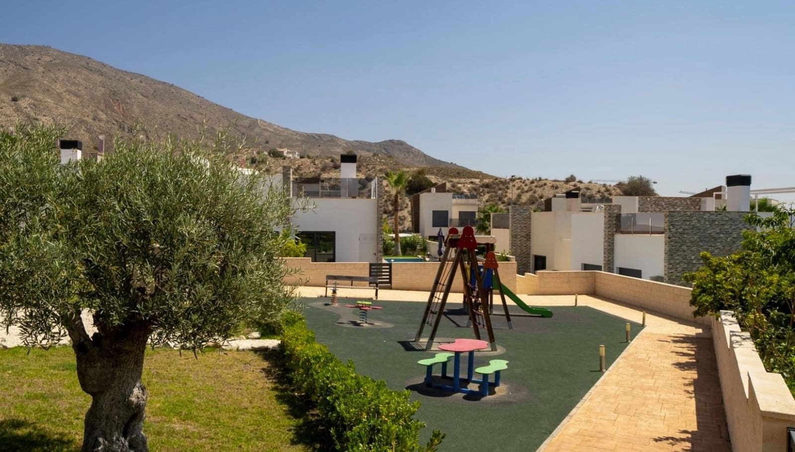 2 bedroom Apartment for rent in Finestrat with pool garage - € 1,500 (Ref: 8524711)