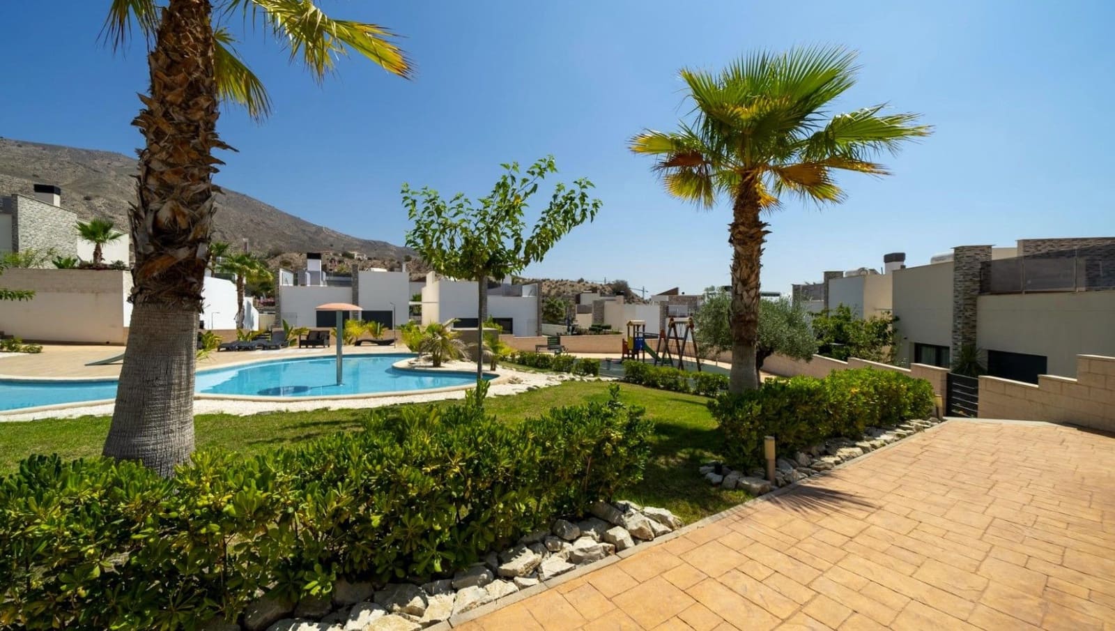 2 bedroom Apartment for rent in Finestrat with pool garage - € 1,500 (Ref: 8524711)