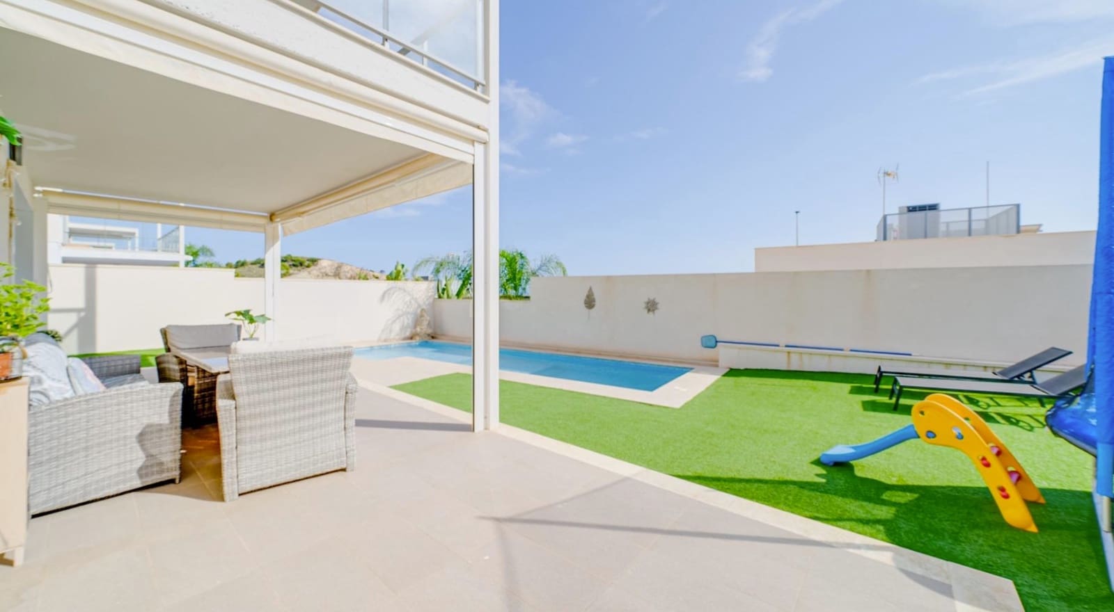 4 makuuhuone Huvila vuokrattavana paikassa Finestrat mukana uima-altaan - 2 800 € (Ref: 8651504)