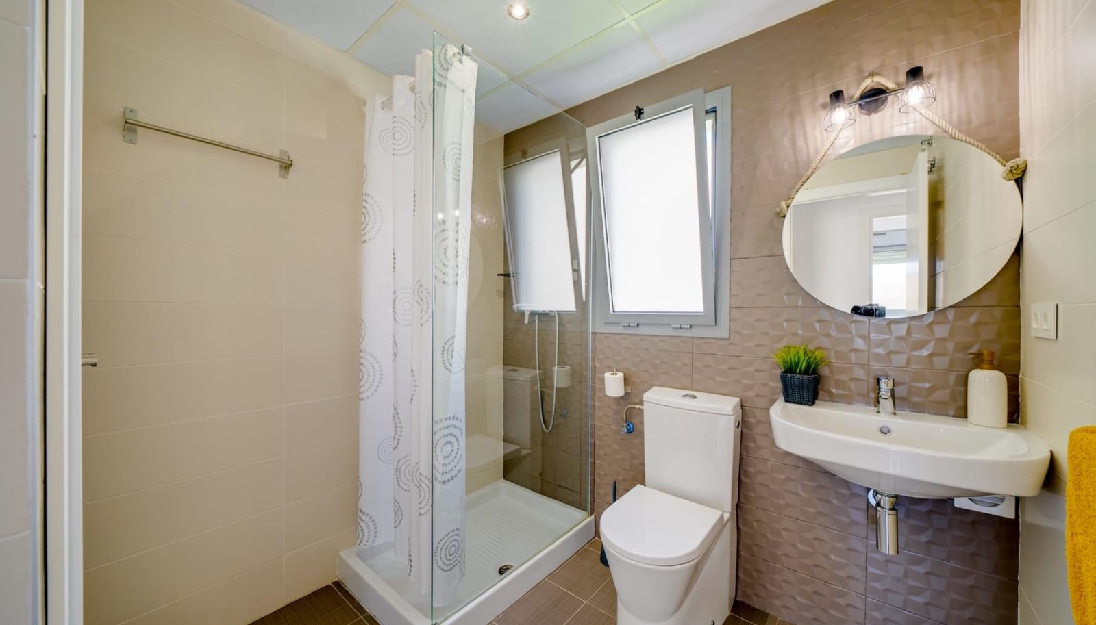 4 makuuhuone Huvila vuokrattavana paikassa Finestrat mukana uima-altaan - 2 800 € (Ref: 8651504)