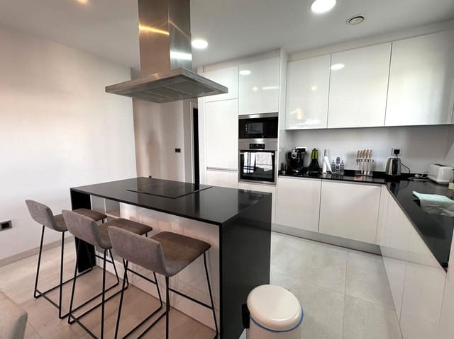3 sypialnia Apartament do wynajęcia w Playa Poniente, Benidorm z basenem garażem - 2 350 € (Ref: 8816934)