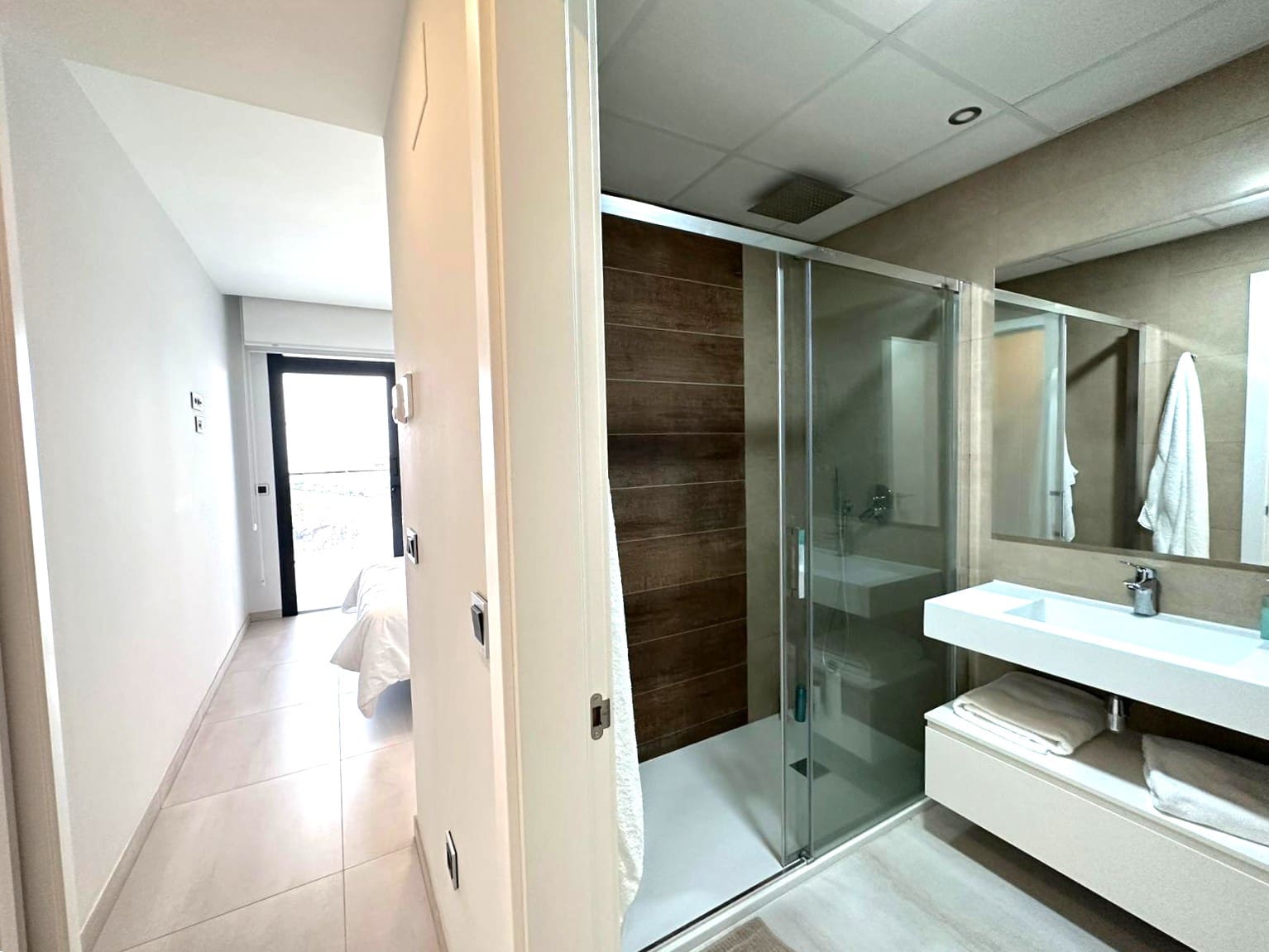 3 sypialnia Apartament do wynajęcia w Benidorm z basenem garażem - 2 350 € (Ref: 8816934)