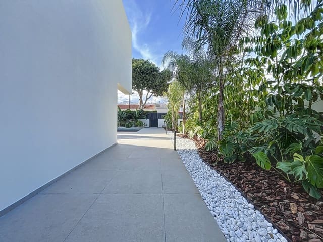 3 soveværelse Villa til salg i Albir, Alfaz del Pi / L'Alfàs del Pi med swimmingpool garage - € 1.450.000 (Ref: 8904894)