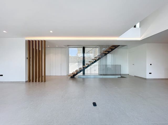 3 soveværelse Villa til salg i Albir, Alfaz del Pi / L'Alfàs del Pi med swimmingpool garage - € 1.450.000 (Ref: 8904894)