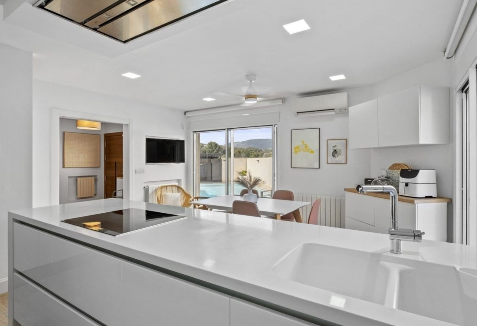 4 chambre Villa/Maison à vendre à Alfaz del Pi / L'Alfas del Pi avec piscine garage - 598 000 € (Ref: 8904945)