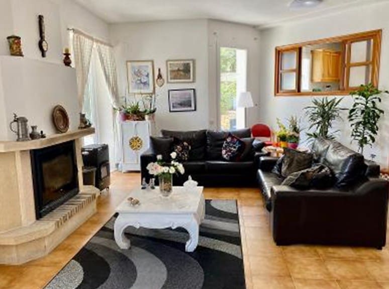 4 bedroom Villa for sale in Altea with pool garage - € 525,000 (Ref: 8936363)