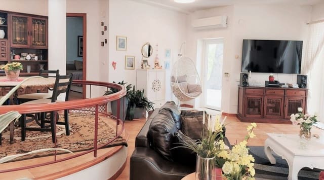 4 bedroom Villa for sale in Altea with pool garage - € 525,000 (Ref: 8936363)