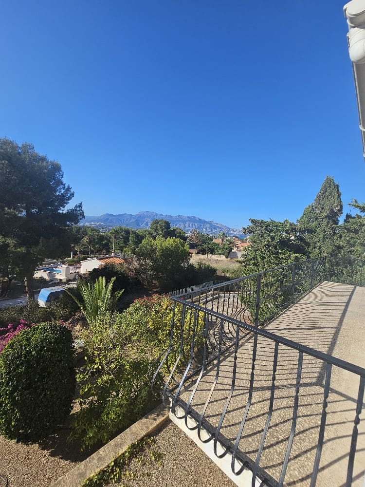 5 sovrum Villa till salu i Albir med pool garage - 550 000 € (Ref: 9013531)