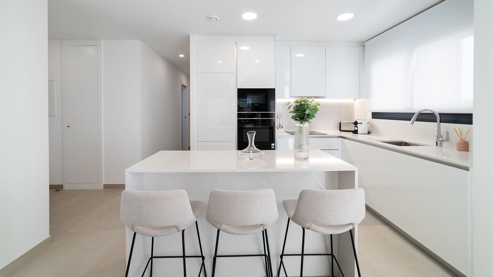 2 makuuhuone Huoneisto myytävänä paikassa Benidorm mukana uima-altaan - 973 000 € (Ref: 9028775)