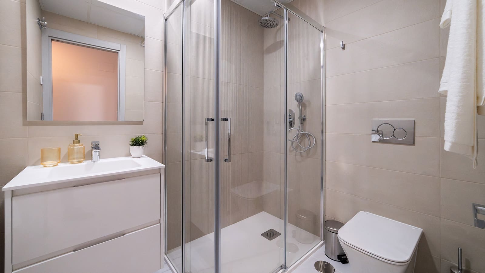 3 slaapkamer Appartement te koop in Benidorm met zwembad - € 539.000 (Ref: 9028861)