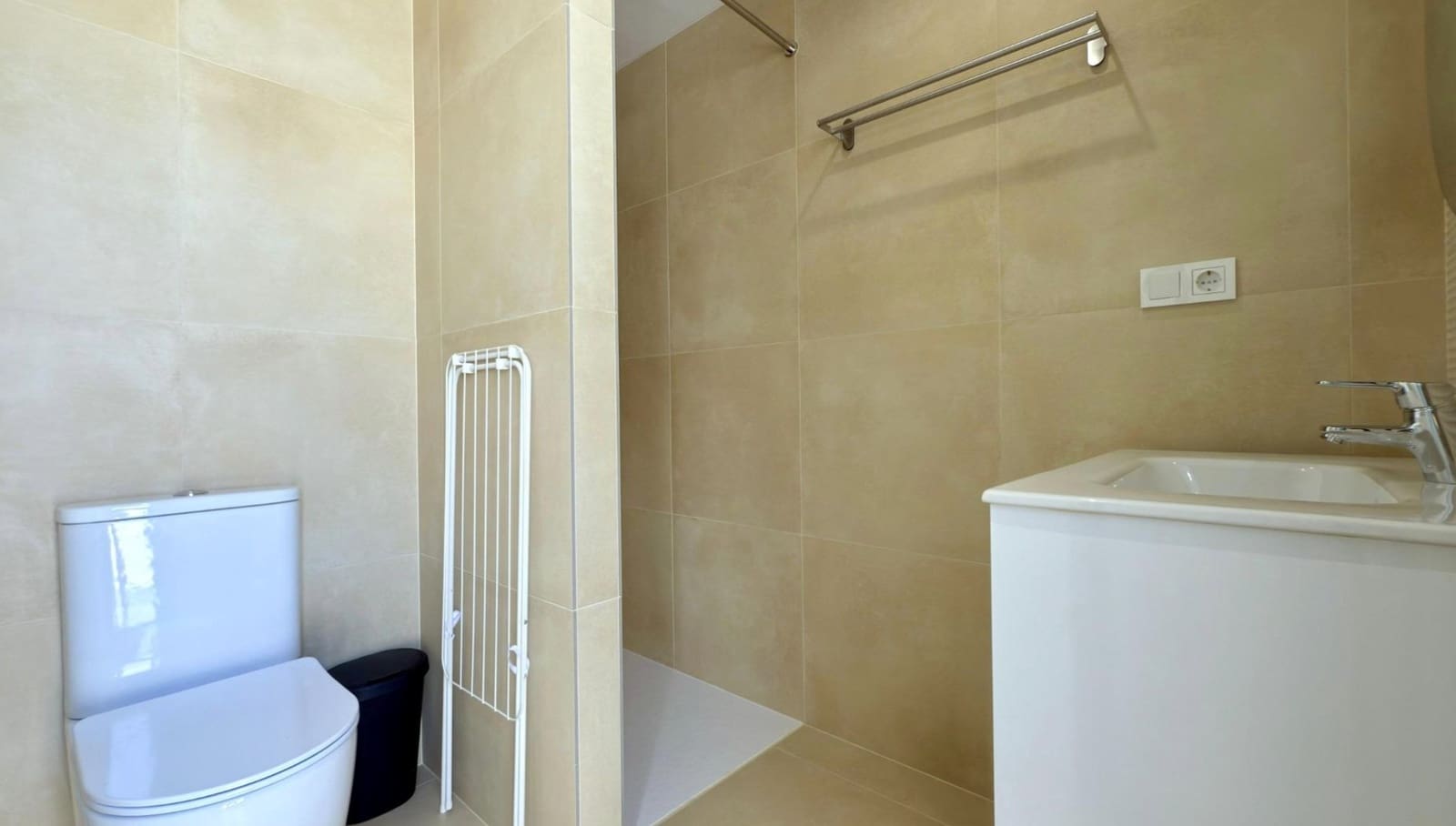 2 slaapkamer Villa te huur in Finestrat met zwembad garage - € 1.890 (Ref: 9060081)