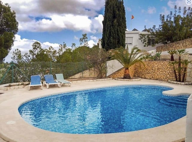 3 soveværelse Villa til salg i Pueblo - Urbanizaciones, Alfaz del Pi / L'Alfàs del Pi med swimmingpool garage - € 345.000 (Ref: 9127845)