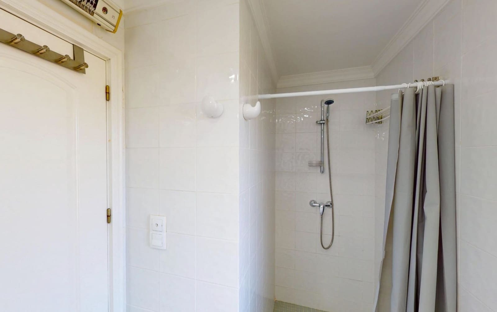 3 soveværelse Villa til salg i Oliva med swimmingpool garage - € 385.000 (Ref: 9131532)