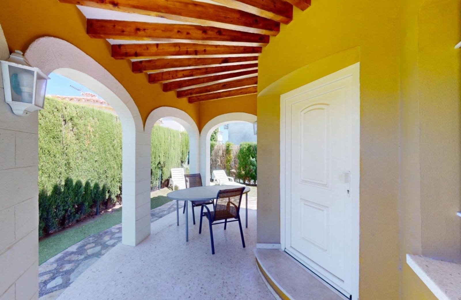 3 soveværelse Villa til salg i Oliva med swimmingpool garage - € 385.000 (Ref: 9131532)