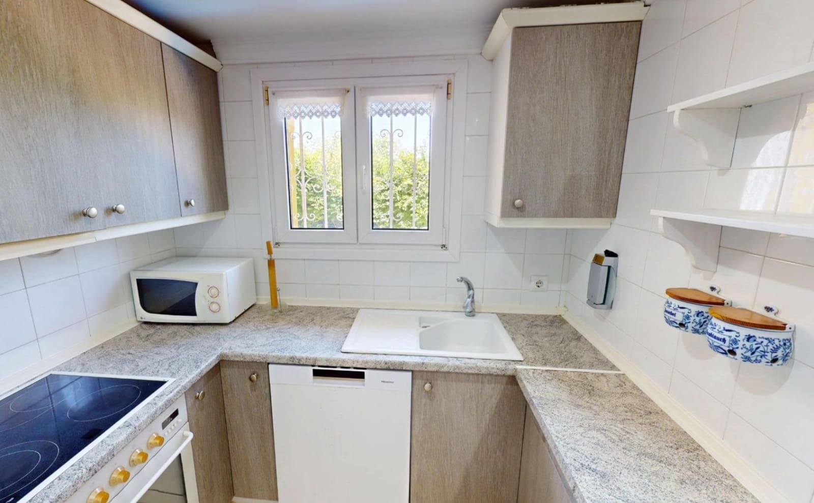 3 soveværelse Villa til salg i Oliva med swimmingpool garage - € 385.000 (Ref: 9131532)