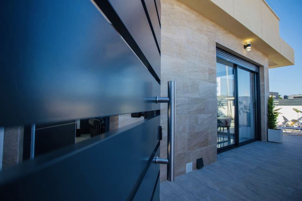 3 quarto Moradia para venda em Los Montesinos com piscina - 328 900 € (Ref: 9136563)