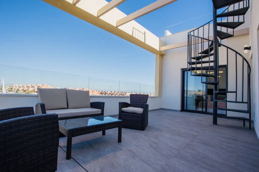 3 quarto Moradia para venda em Los Montesinos com piscina - 328 900 € (Ref: 9136563)