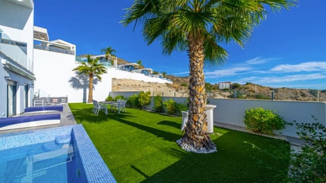 Chalet de 4 habitaciones en Balcón de Finestrat - Terra Marina, Finestrat en venta con garaje - 940.000 € (Ref: 9150988)