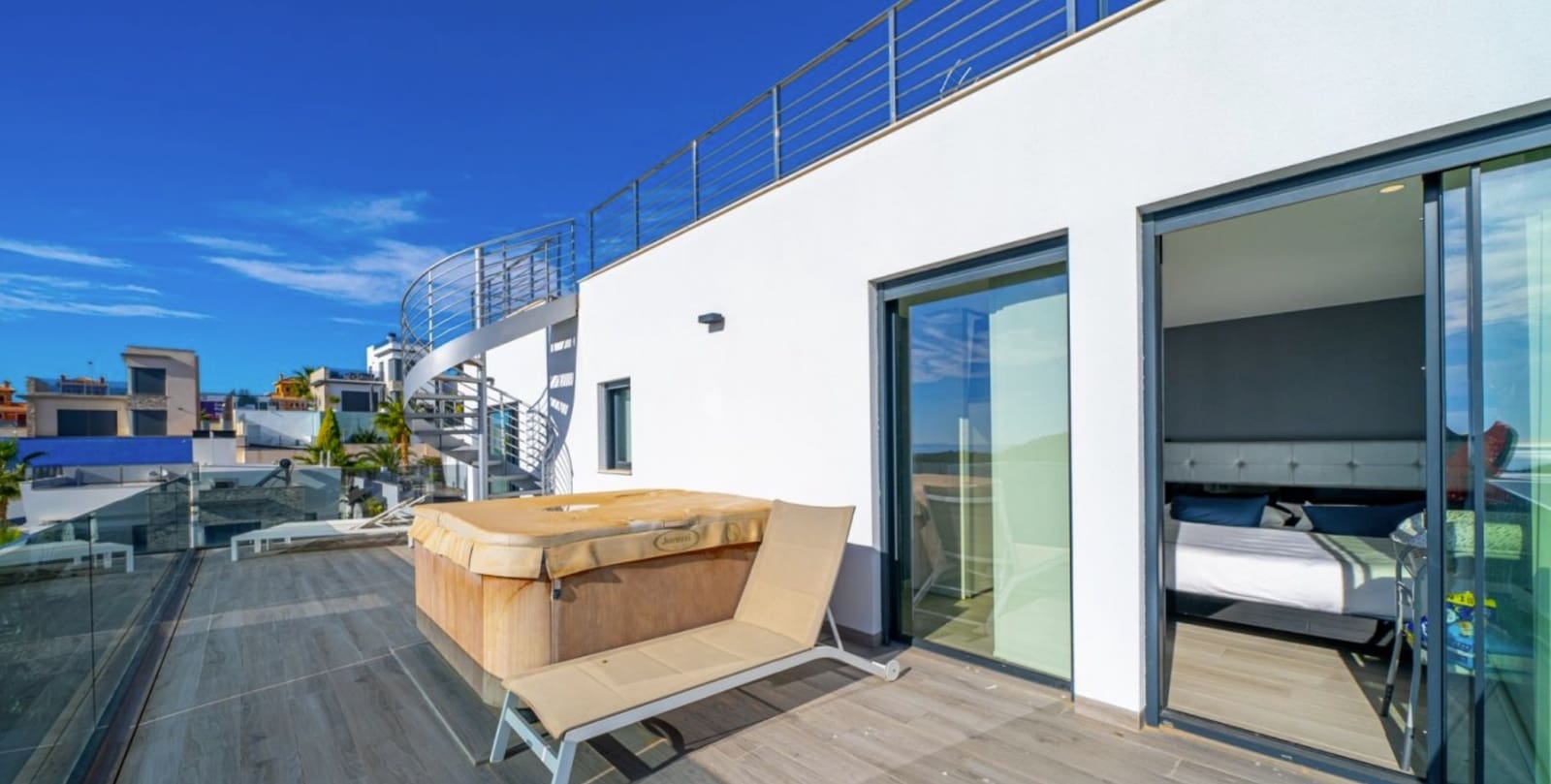 Chalet de 4 habitaciones en Finestrat en venta con garaje - 940.000 € (Ref: 9150988)