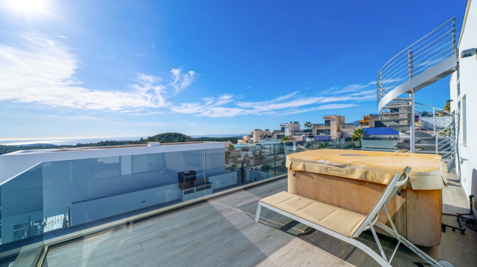 Chalet de 4 habitaciones en Finestrat en venta con garaje - 940.000 € (Ref: 9150988)