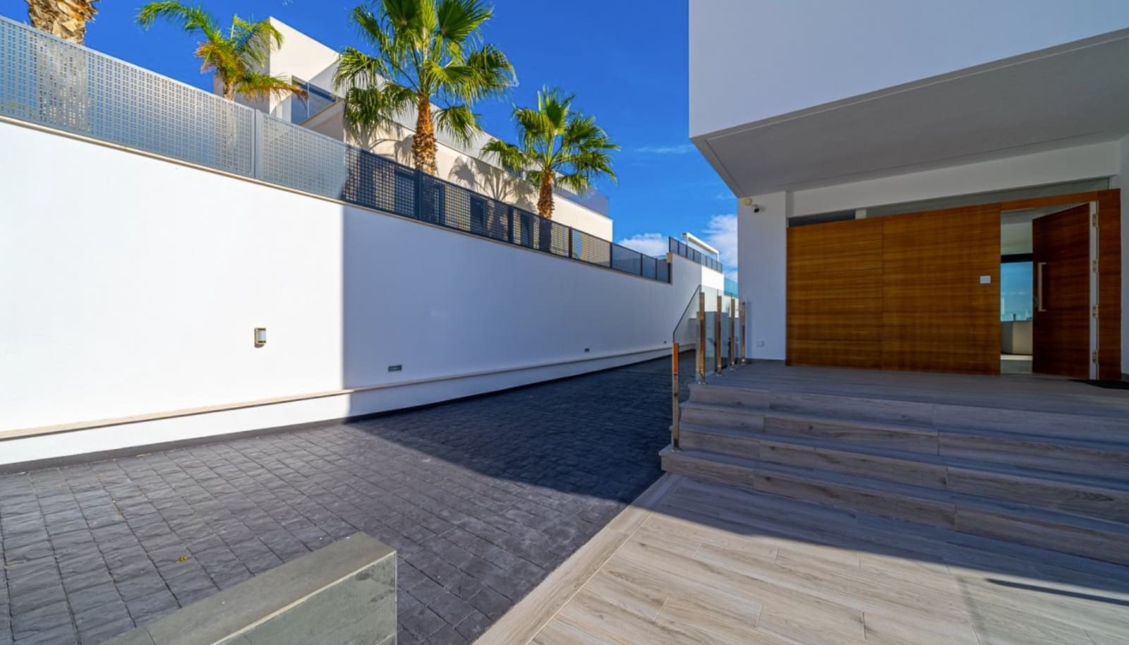 Chalet de 4 habitaciones en Finestrat en venta con garaje - 940.000 € (Ref: 9150988)