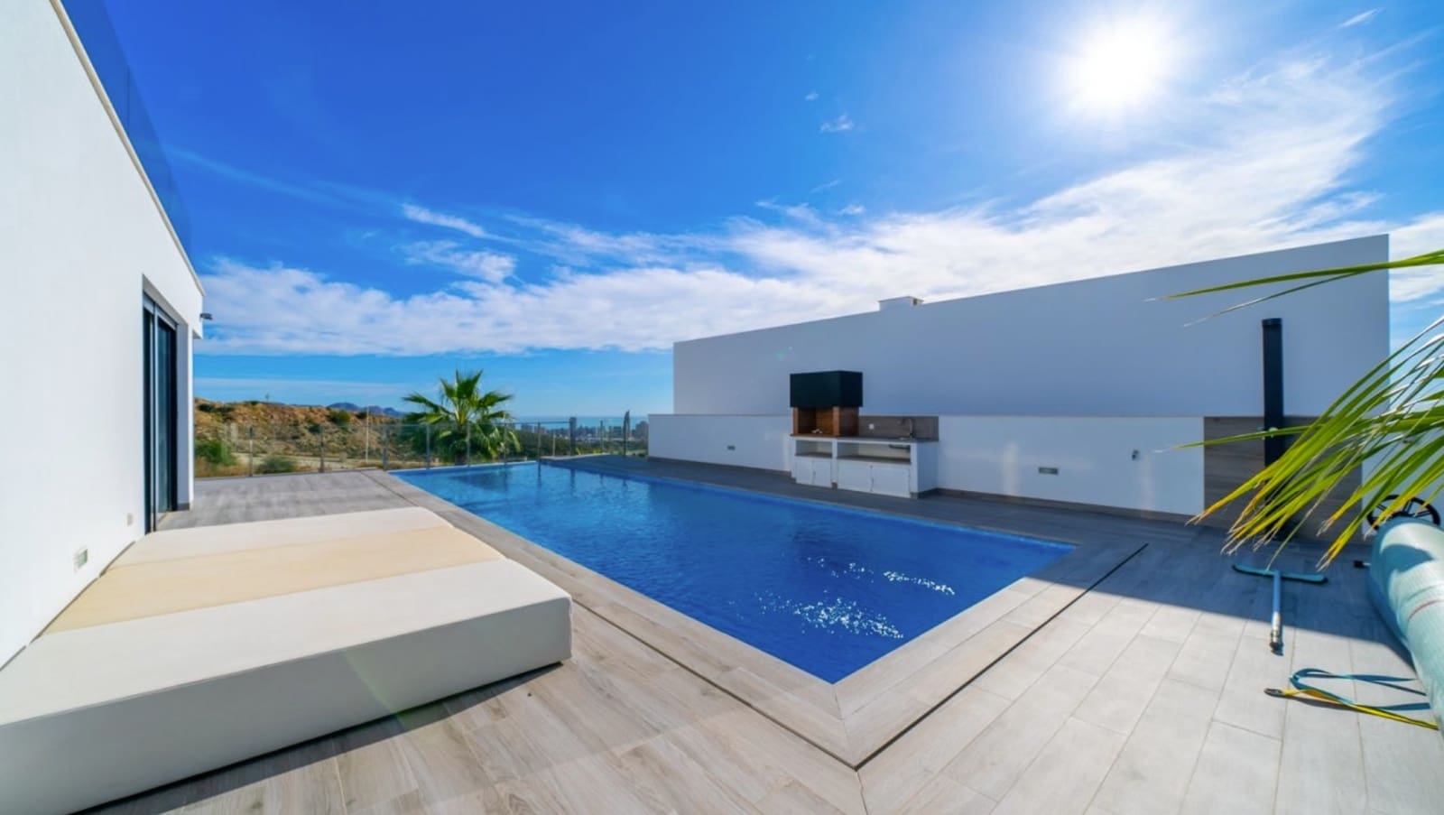 Chalet de 4 habitaciones en Finestrat en venta con garaje - 940.000 € (Ref: 9150988)