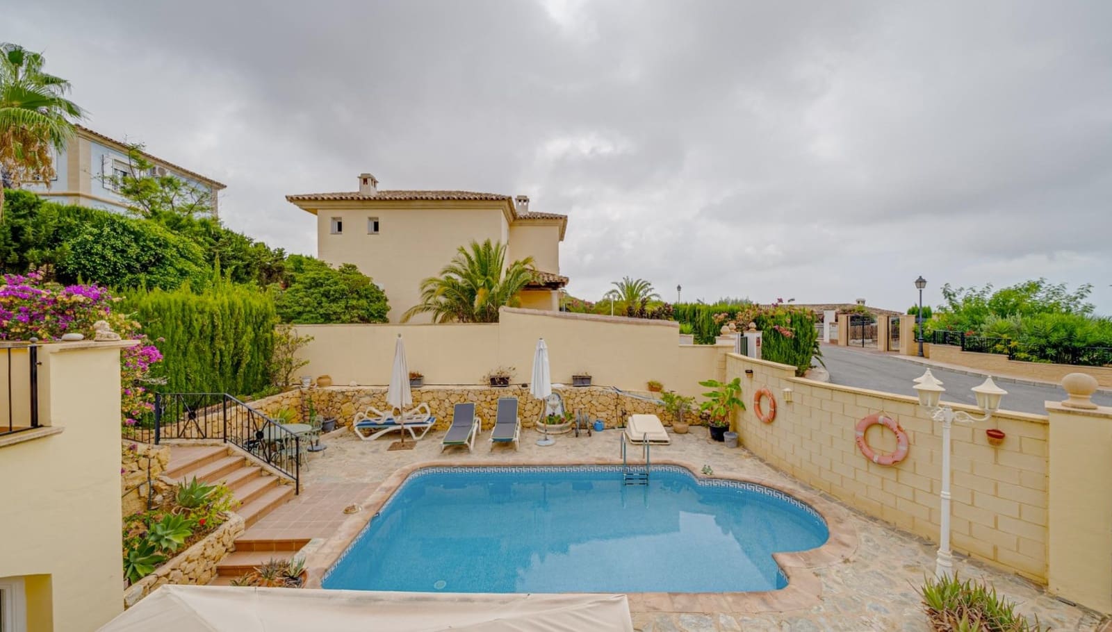 4 slaapkamer Villa te koop in Finestrat met zwembad garage - € 630.000 (Ref: 9151075)