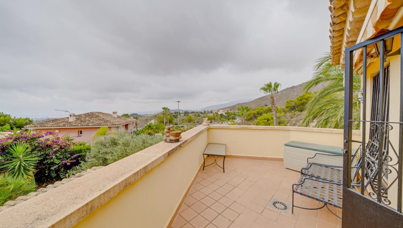 4 slaapkamer Villa te koop in Finestrat met zwembad garage - € 630.000 (Ref: 9151075)