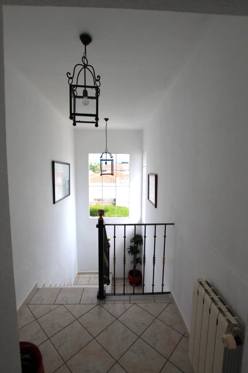 3 soveværelse Villa til salg i La Nucia med swimmingpool garage - € 640.000 (Ref: 9156292)