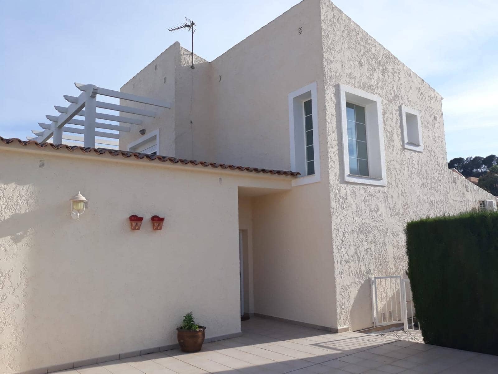 3 soveværelse Villa til salg i La Nucia med swimmingpool garage - € 640.000 (Ref: 9156292)