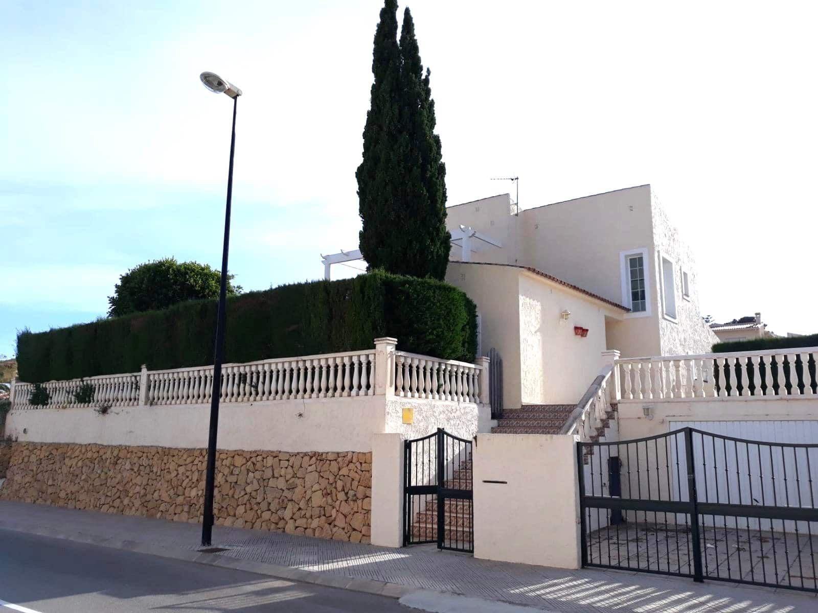 3 soveværelse Villa til salg i La Nucia med swimmingpool garage - € 640.000 (Ref: 9156292)