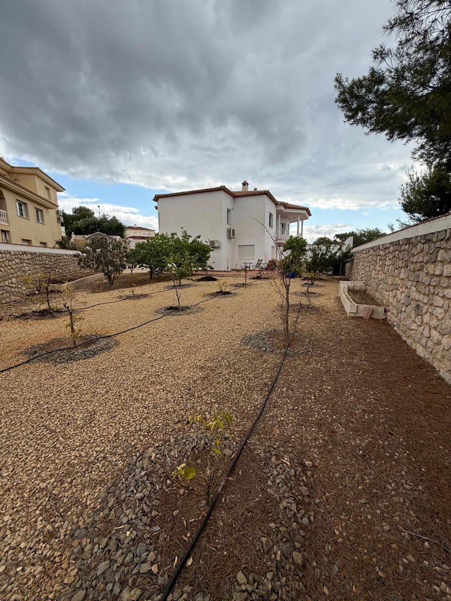 Chalet de 6 habitaciones en La Nucia en venta con piscina garaje - 890.000 € (Ref: 9156317)