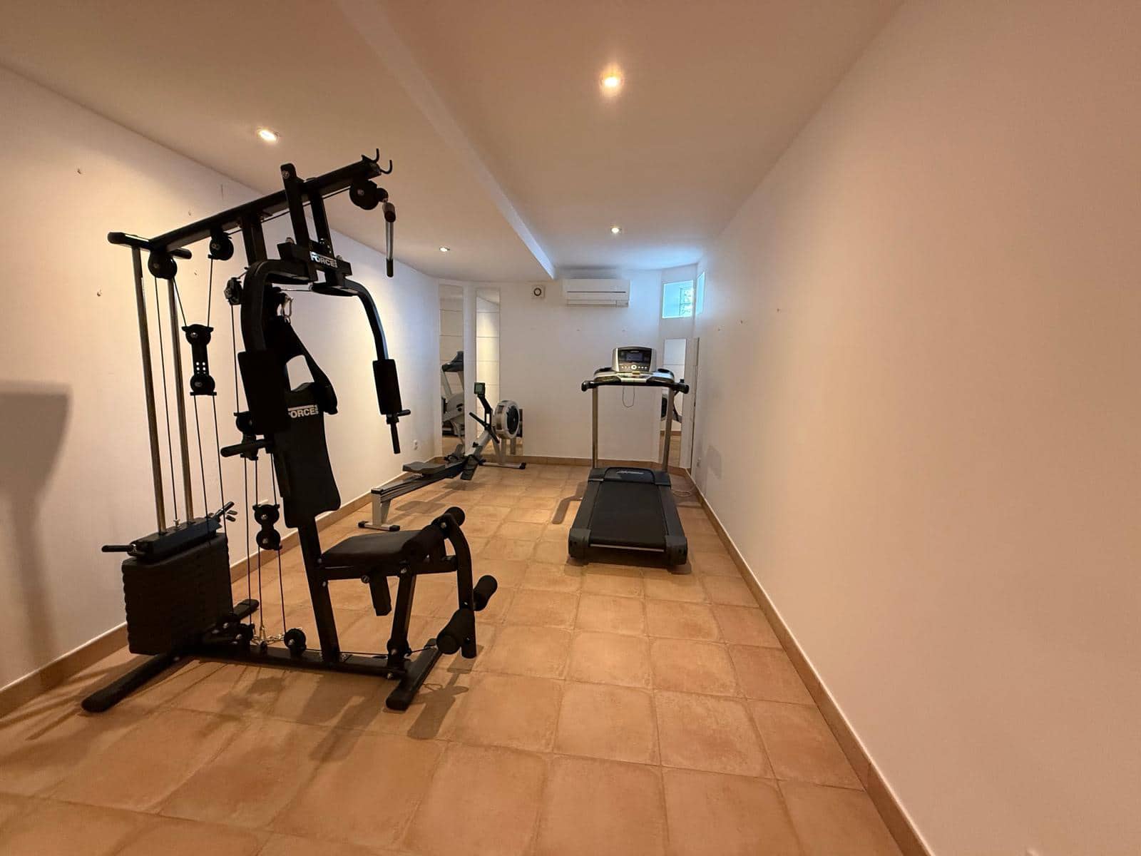 Chalet de 6 habitaciones en La Nucia en venta con piscina garaje - 890.000 € (Ref: 9156317)