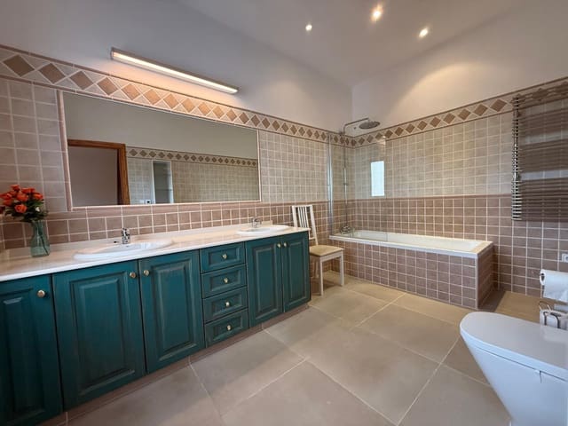 6 quarto Moradia para venda em El Tossal - Bello Horizonte  , La Nucia com piscina garagem - 890 000 € (Ref: 9156317)