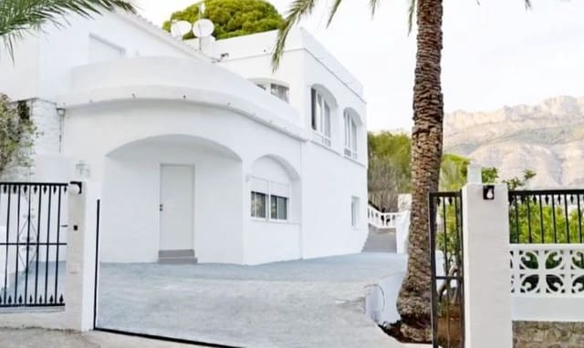4 Zimmer Villa zu verkaufen in Altea mit Pool Garage - 645.000 € (Ref: 9158637)