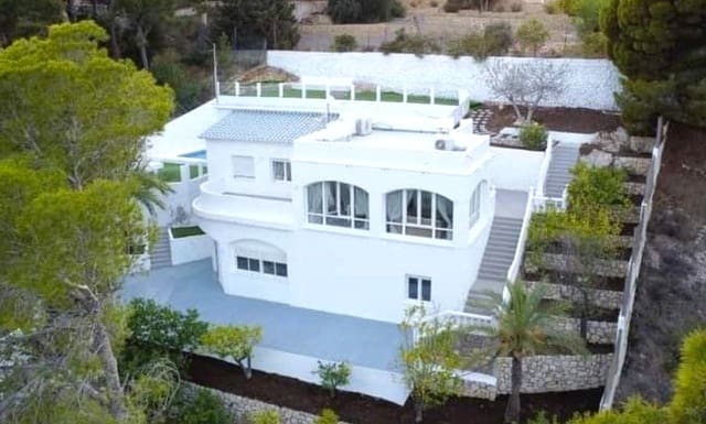 4 Zimmer Villa zu verkaufen in Altea mit Pool Garage - 645.000 € (Ref: 9158637)