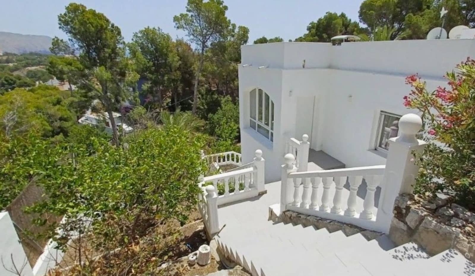 4 Zimmer Villa zu verkaufen in Altea mit Pool Garage - 645.000 € (Ref: 9158637)