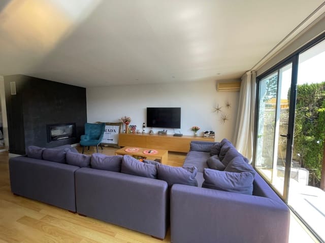 3 bedroom Bungalow for rent in Pueblo - Urbanizaciones, Alfaz del Pi / L'Alfàs del Pi with pool - € 1,600 (Ref: 9160640)