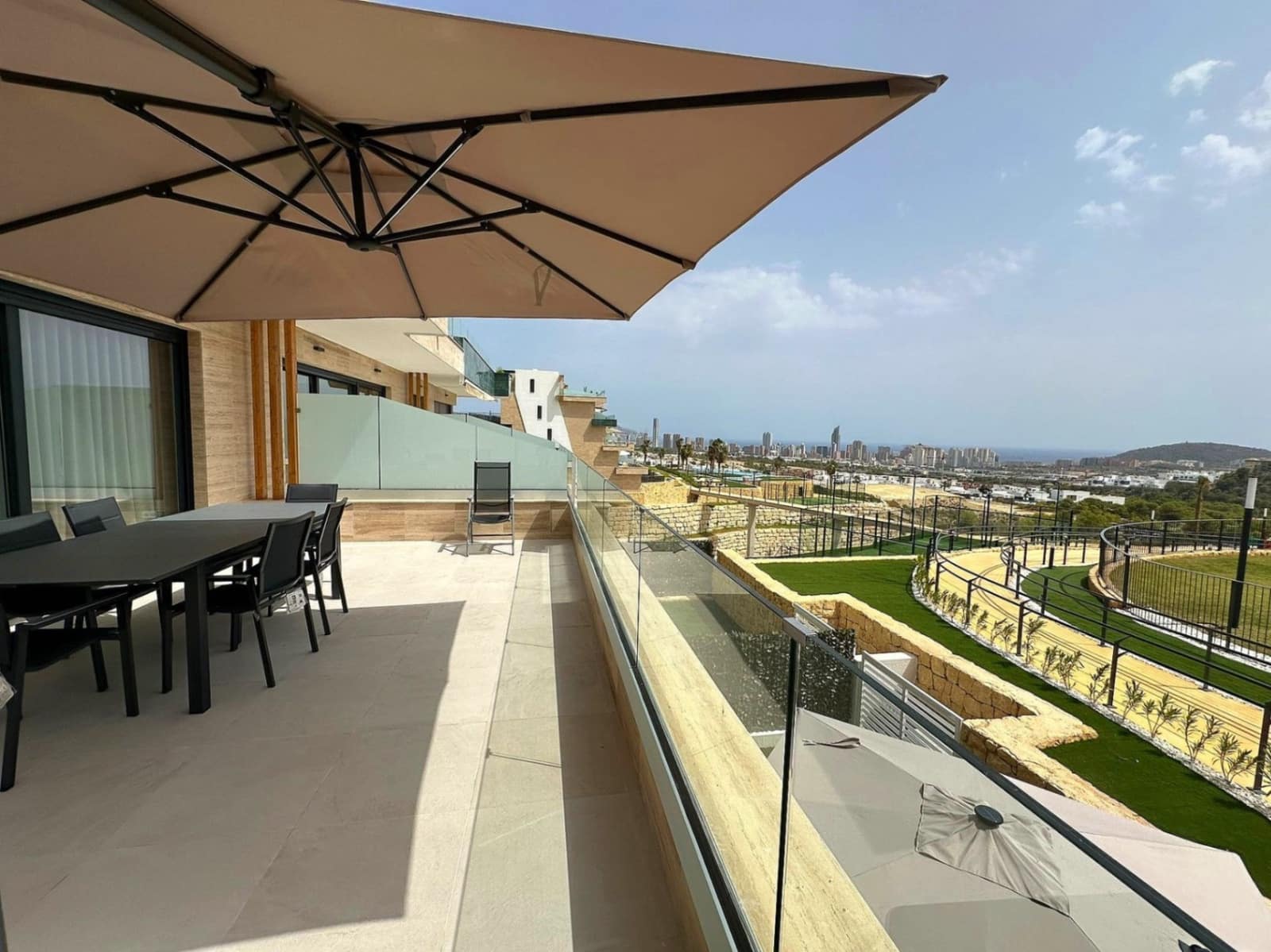 2 quarto Apartamento para arrendar em Finestrat com piscina garagem - 1 850 € (Ref: 9181299)