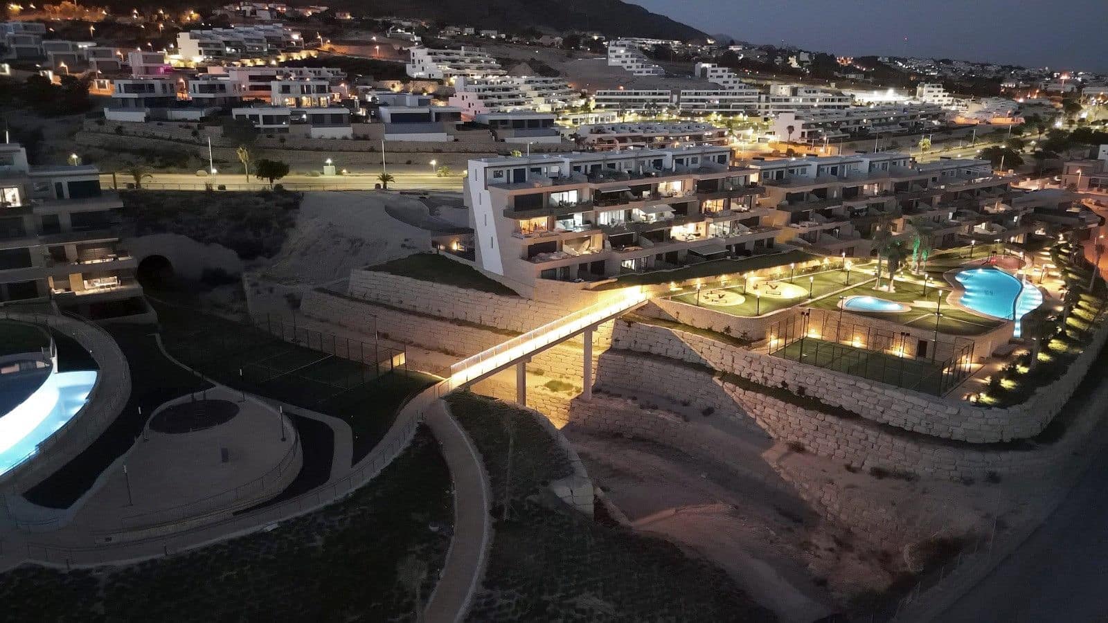 2 quarto Apartamento para arrendar em Finestrat com piscina garagem - 1 700 € (Ref: 9181493)