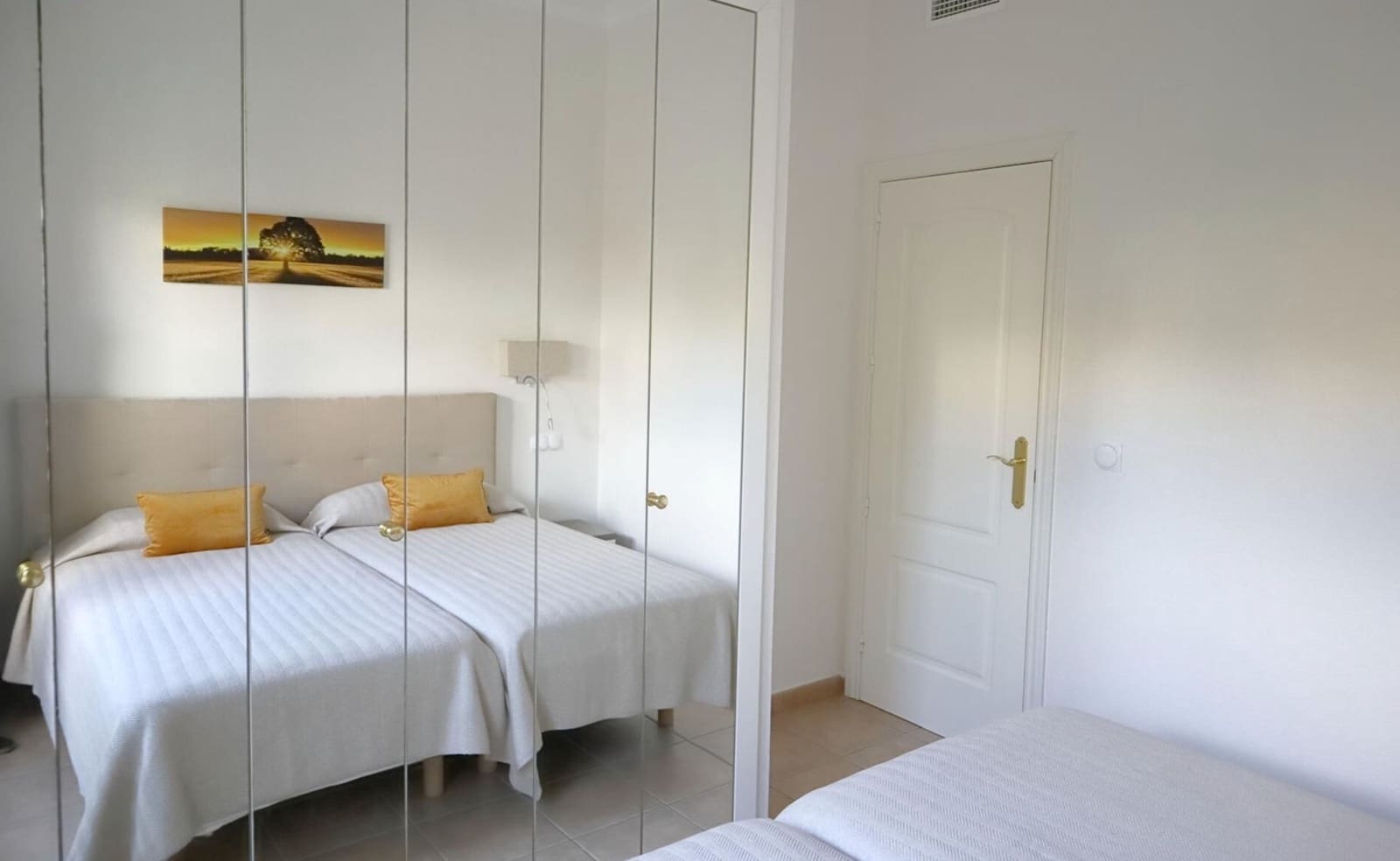 3 soveværelse Rækkehus til salg i Oliva med swimmingpool garage - € 455.000 (Ref: 9189478)