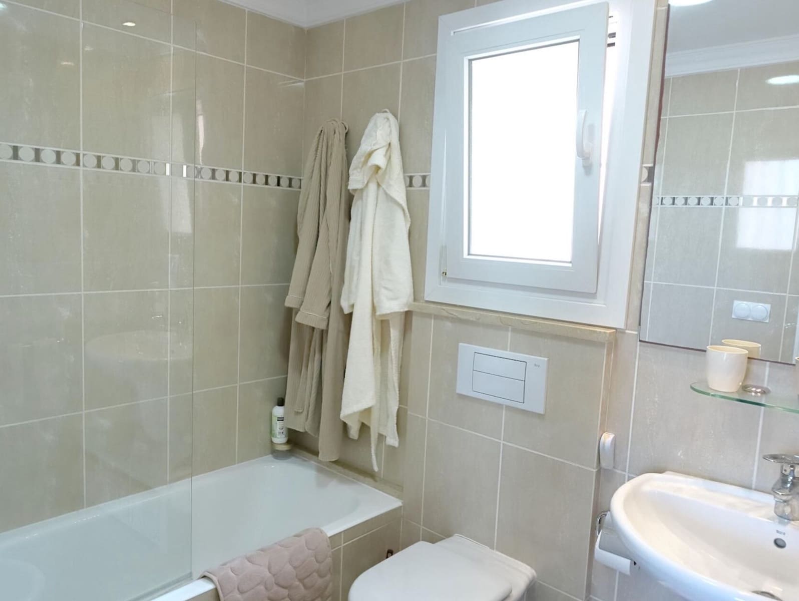 3 soveværelse Rækkehus til salg i Oliva med swimmingpool garage - € 455.000 (Ref: 9189478)