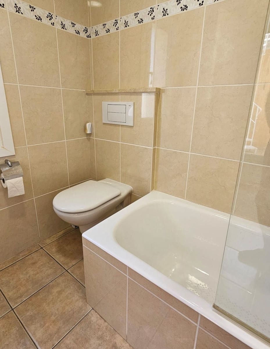 3 soveværelse Rækkehus til salg i Oliva med swimmingpool garage - € 455.000 (Ref: 9189478)