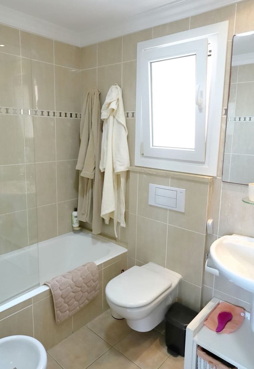 3 soveværelse Rækkehus til salg i Oliva med swimmingpool garage - € 455.000 (Ref: 9189478)