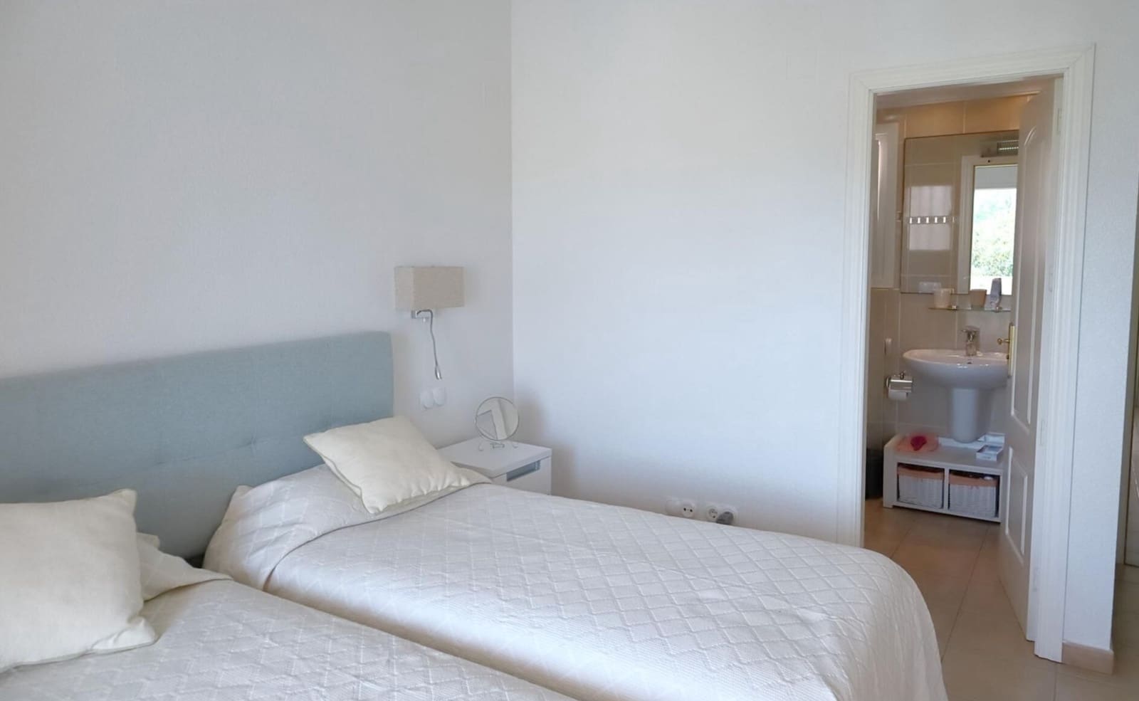 3 soveværelse Rækkehus til salg i Oliva med swimmingpool garage - € 455.000 (Ref: 9189478)