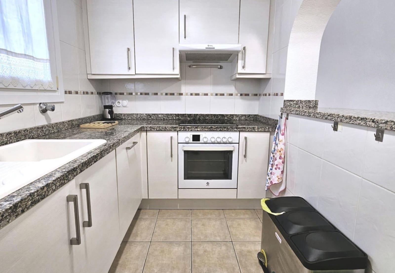 3 soveværelse Rækkehus til salg i Oliva med swimmingpool garage - € 455.000 (Ref: 9189478)