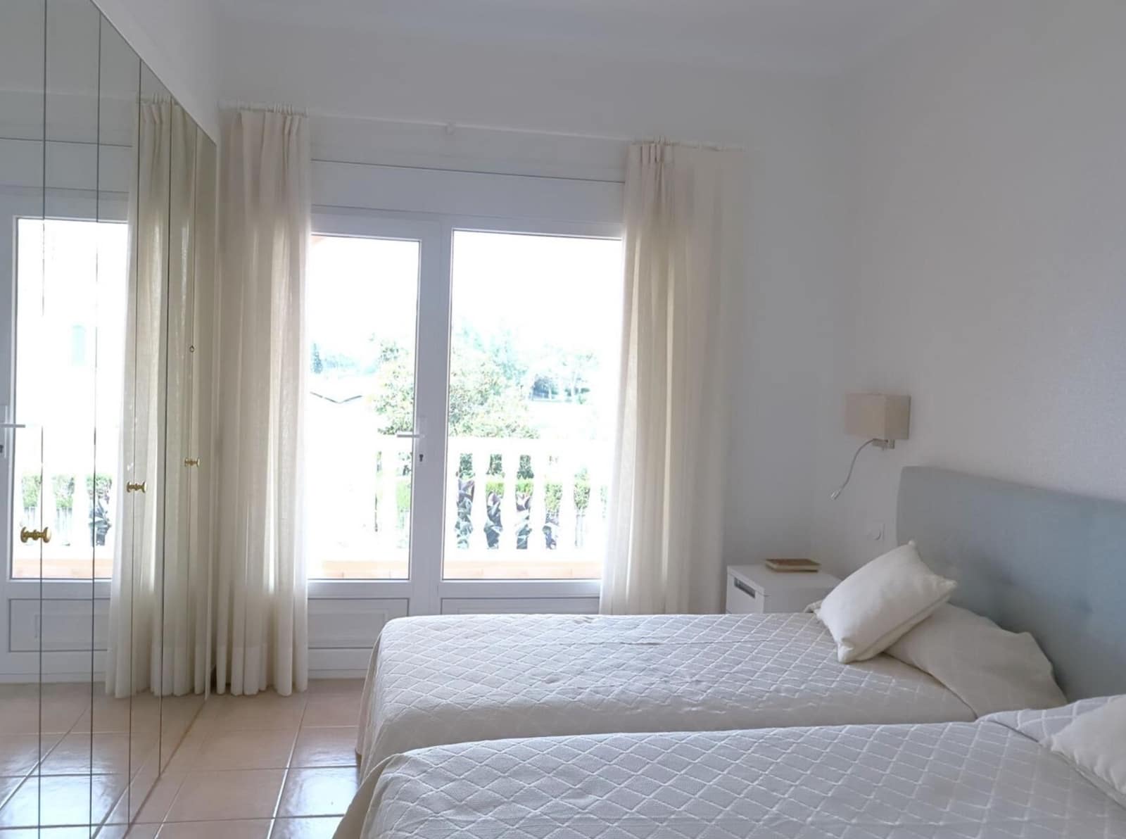 3 soveværelse Rækkehus til salg i Oliva med swimmingpool garage - € 455.000 (Ref: 9189478)