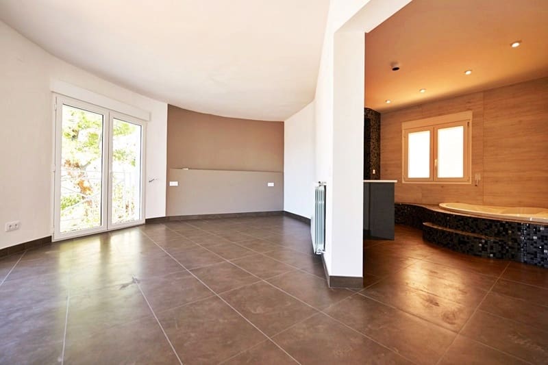 4 bedroom Villa for sale in Altea with pool garage - € 1,195,000 (Ref: 9191492)