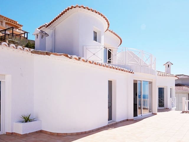 4 bedroom Villa for sale in Altea with pool garage - € 1,195,000 (Ref: 9191492)