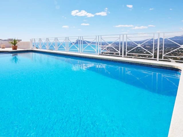 4 bedroom Villa for sale in Altea with pool garage - € 1,195,000 (Ref: 9191492)